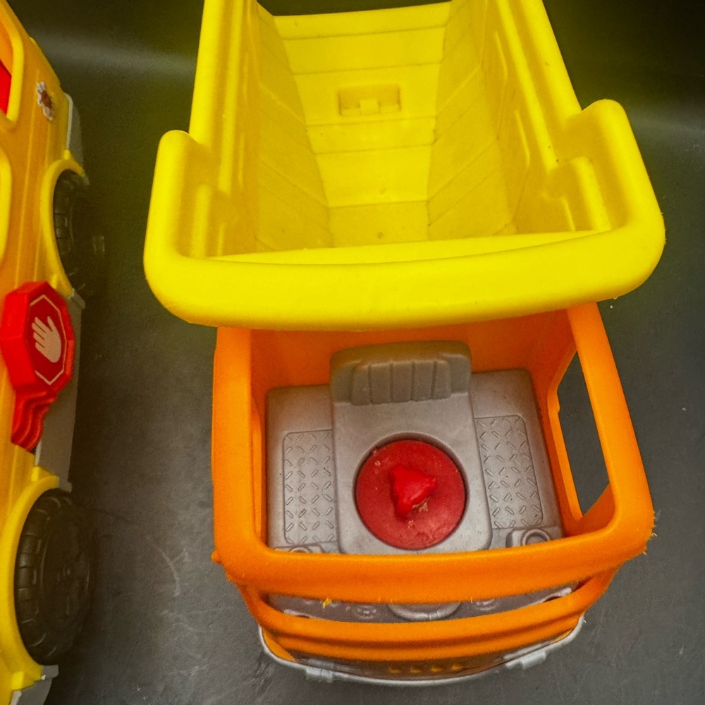 Fisher Price Lot Of Two Little People School Bus & Dump Truck Tested/ Works - Picture 4 of 16